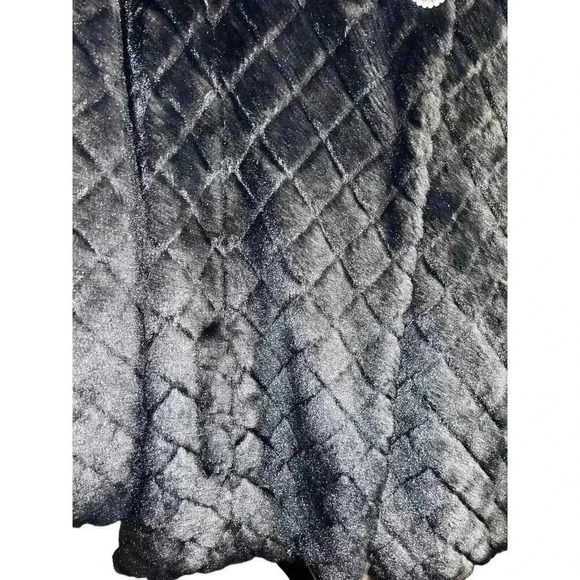 ME JANE faux fur coat with rhinestone buttons - Picture 2 of 4